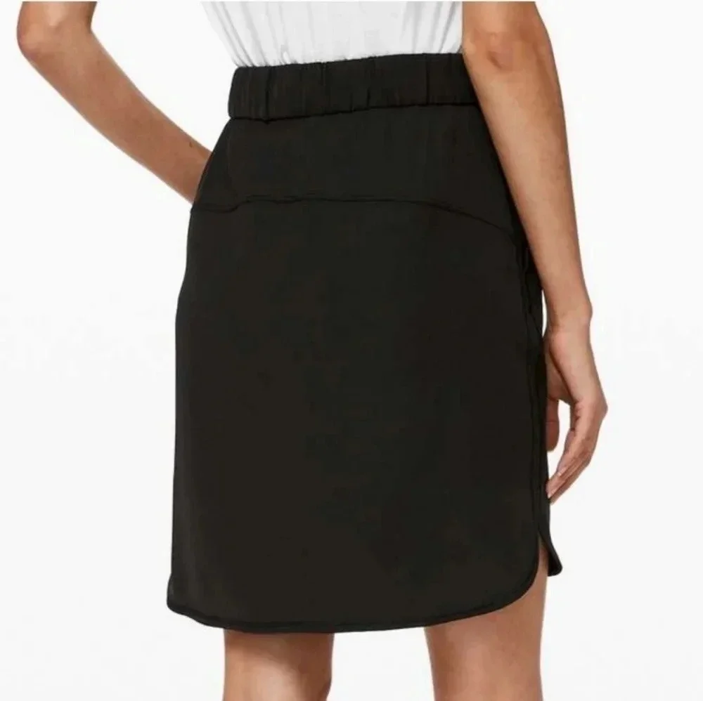 || LULULEMON || On The Fly athletic skirt, elastic waist, black